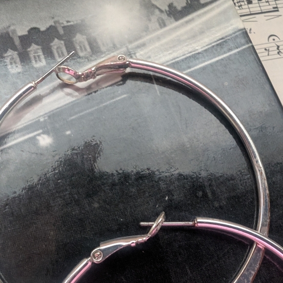 Elegant Silver Hoop Earrings Set - Picture 7 of 7